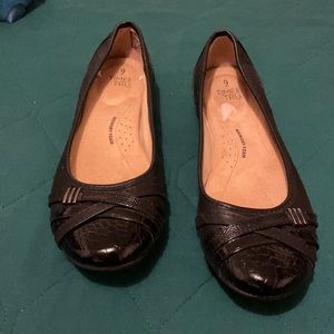 Black dress shoes